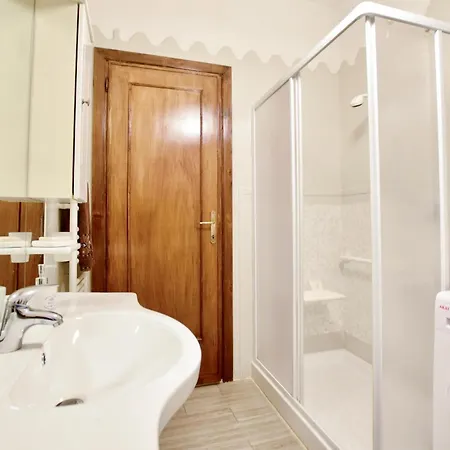 1 Bedroom Awesome In